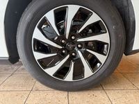 Neu Ford Focus Titanium 125 PS (91 kW) 2025 Frozen white Limousine