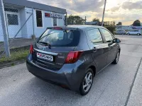 Gebraucht Toyota Yaris Hybrid Edition-S 75 PS (55 kW) 2016 Grau Limousine