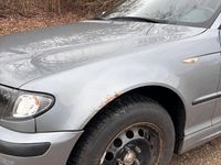 Gebraucht BMW 318 143 PS (105 kW) 2004 Grau Kombi