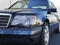 Gebraucht Mercedes E300 136 PS (100 kW) 1994 Schwarz Limousine