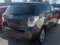 Gebraucht Toyota Verso Executive 150 PS (110 kW) 2009 Grey metallic Van / Kleinbus