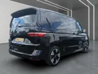 Gebraucht VW Multivan Life 150 PS (110 kW) 2025 Deep black perleffekt Van / Kleinbus