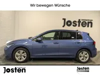 Usata VW Golf VIII Life 150 CV (110 kW) 2025 Blu Berlina