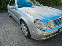 Usata Mercedes E320 204 CV (150 kW) 2004 Argento Berlina