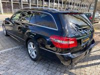 Gebraucht Mercedes E300 204 PS (150 kW) 2010 Schwarz Kombi