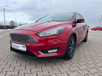 Gebraucht Ford Focus Titanium 125 PS (91 kW) 2016 Rot Kombi