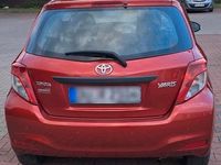 Gebraucht Toyota Yaris 69 PS (50 kW) 2012 Rot Kleinwagen