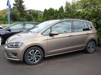 Gebraucht VW Golf VII 110 PS (80 kW) 2017 Pyramid gold metallic Kombi