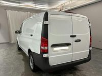 Gebraucht Mercedes e-Vito 85 kW (116 PS) 2023 Weiß Van / Kleinbus