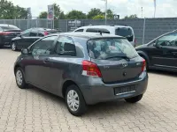 Gebraucht Toyota Yaris 69 PS (50 kW) 2009 Grau Kleinwagen