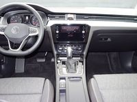 Gebraucht VW Passat 150 PS (110 kW) 2024 Grau Limousine