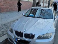 Gebraucht BMW 320 176 PS (129 kW) 2009 Silber Kombi