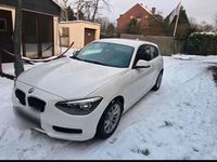 Gebraucht BMW 114 102 PS (75 kW) 2014 Weiß Kleinwagen