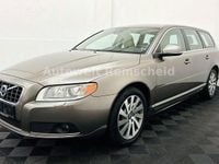 Gebraucht Volvo V70 Momentum 163 PS (119 kW) 2011 Grau Kombi