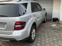 Gebraucht Mercedes ML320 224 PS (164 kW) 2006 Silber SUV