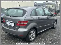 Gebraucht Mercedes B160 95 PS (69 kW) 2009 Mountaingrau Kleinwagen