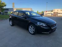 Second-hand Volvo V40 You! 120 CP (88 kW) 2014 Negru Berlinǎ