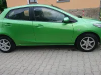 Usata Mazda 2 103 CV (75 kW) 2009 Verde Utilitaria