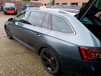 Gebraucht Skoda Superb 150 PS (110 kW) 2017 Grau Kombi