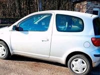 Gebraucht Toyota Yaris 65 PS (47 kW) 2003 Silber Kleinwagen