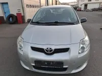 Gebraucht Toyota Auris 100 PS (73 kW) 2009 Silber Kleinwagen
