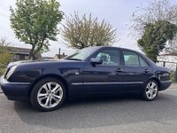 Gebraucht Mercedes E240 Elegance 170 PS (125 kW) 1997 Blau Limousine