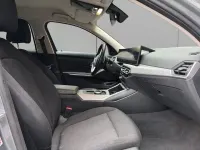 Gebraucht BMW 318 156 PS (114 kW) 2024 Grau / skyscraper grau (metallic) Kombi
