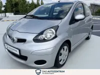 Gebraucht Toyota Aygo Cool 68 PS (50 kW) 2012 Silber Kleinwagen