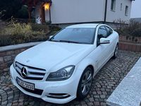 Gebraucht Mercedes C180 156 PS (114 kW) 2011 Weiß Coupé
