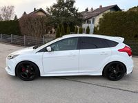 Gebraucht Ford Focus ST-Line 150 PS (110 kW) 2013 Weiß Limousine