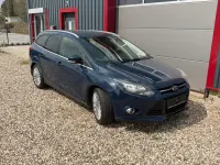 Używany Ford Focus Titanium 140 KM (102 kW) 2011 Niebieski Sedan/Limuzyna