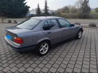 Gebraucht BMW 318 113 PS (83 kW) 1993 Limousine