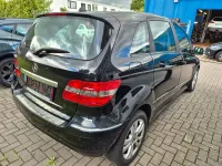 Gebraucht Mercedes B180 116 PS (85 kW) 2011 Schwarz Van / Kleinbus