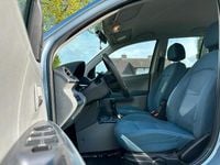 Usata Mazda 2 75 CV (55 kW) 2006 Blu Utilitaria