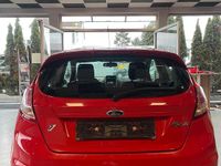 Gebraucht Ford Fiesta 60 PS (44 kW) 2014 Rot Kleinwagen