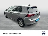 Gebraucht VW Golf VIII Life 150 PS (110 kW) 2025 Mondsteingrau Limousine