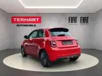 Gebraucht Fiat 500e Red 86 kW (118 PS) 2022 Rot Kleinwagen