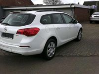Gebraucht Opel Astra Selection 110 PS (80 kW) 2012 Schneeweiss/summitwhite/arctic Kombi