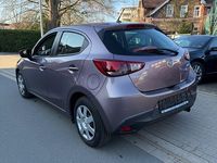 Gebraucht Mazda 2 Center-Line 75 PS (55 kW) 2015 Violett Limousine