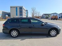 Gebraucht VW Passat Trendline 120 PS (88 kW) 2016 Grau Kombi