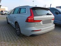 Gebraucht Volvo V60 Core 197 PS (144 kW) 2024 Grau Kombi