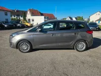 Gebraucht Kia Carens Attract 135 PS (99 kW) 2014 Silber Van / Kleinbus