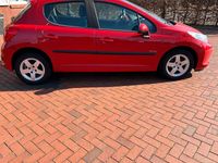 Gebraucht Peugeot 207 73 PS (53 kW) 2009 Rot Kleinwagen