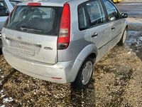 Gebraucht Ford Fiesta 70 PS (51 kW) 2005 Silber Limousine