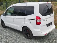 Gebraucht Ford Tourneo Courier 101 PS (74 kW) 2018 Weiß Van / Kleinbus