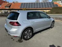 Gebraucht VW e-Golf 84 kW (115 PS) 2016 Silber Kleinwagen