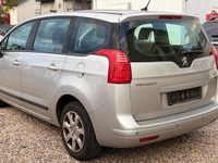 Gebraucht Peugeot 5008 120 PS (88 kW) 2010 Silber Van / Kleinbus
