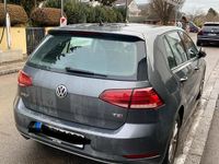 Gebraucht VW Golf VII 128 PS (94 kW) 2017 Grau Limousine