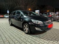 Gebraucht Opel Astra 110 PS (80 kW) 2012 Schwarz Kombi