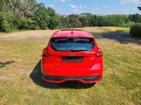 Second-hand Ford Focus ST 250 CP (183 kW) 2016 Roșu Berlinǎ